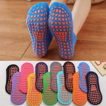 Black Anti-Slip Trampoline Socks for Parent-Child Use, Cotton Polyester Spandex with Silicone Dots, Elastic Sports Socks for Toddlers 1-4 Years Old