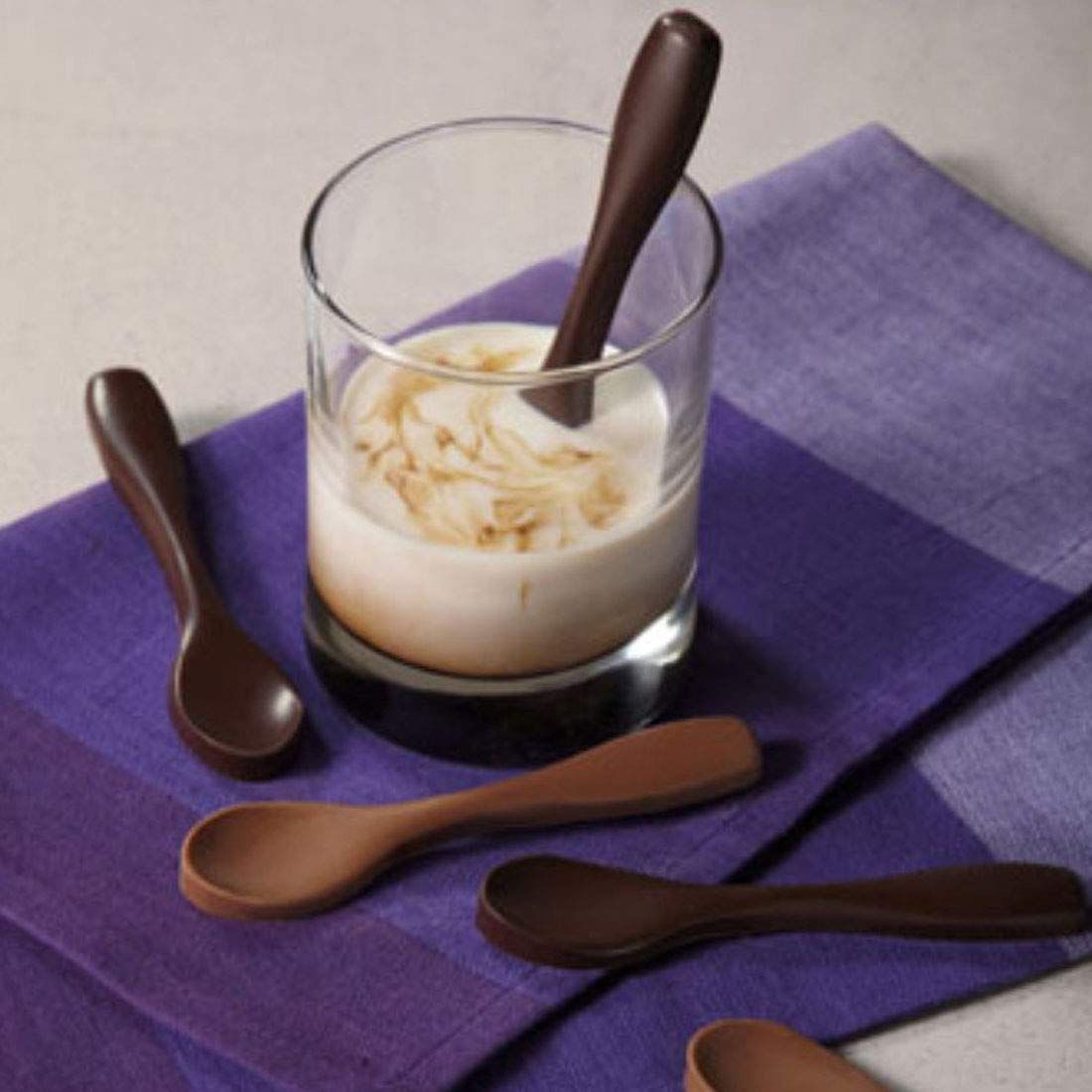 Silicone spoon-shaped chocolate mold for baking, soap, candle making, and cake decoration, suitable for baby and kids' crafts.