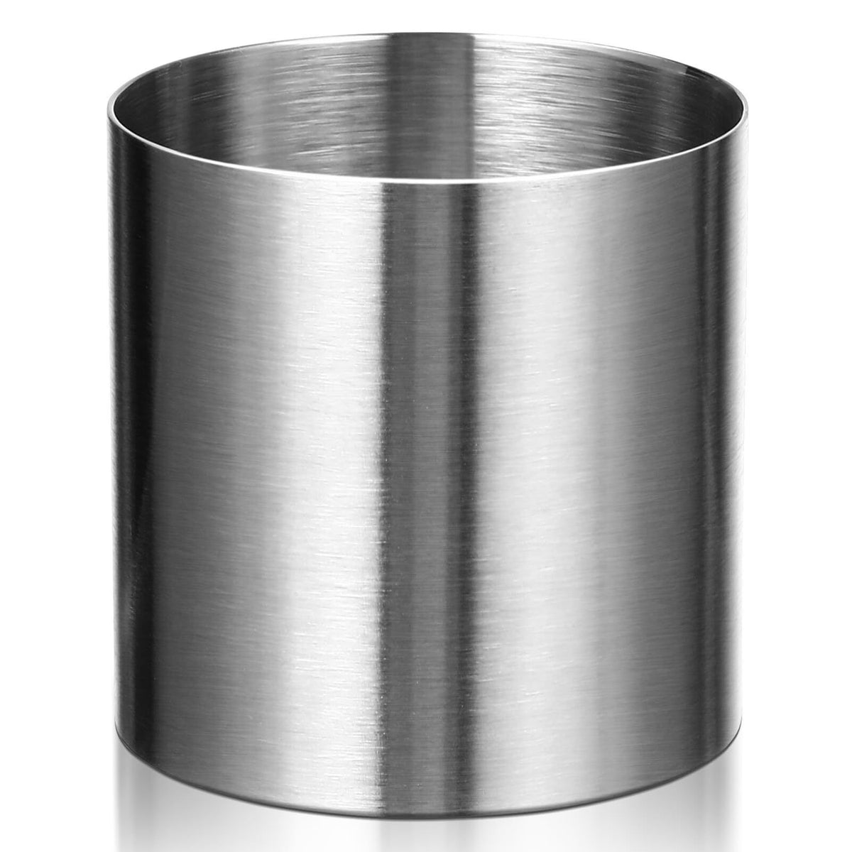 Stainless steel round cake ring mold for mousse, desserts, and pastry, designed for baking and dessert presentation.