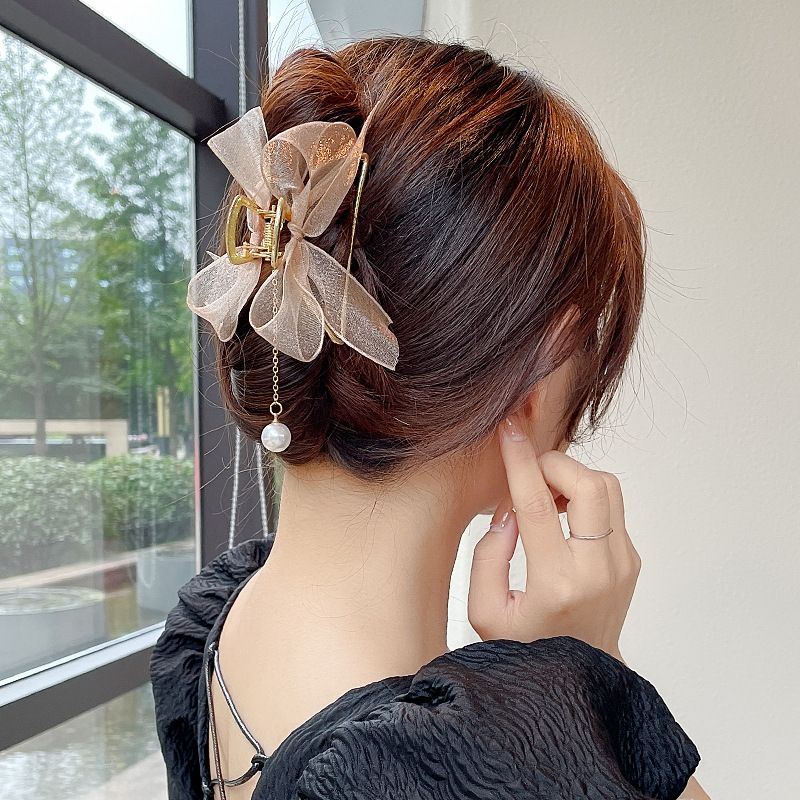 Set of three mesh tulle bow hair claw clips for girls, cute Korean shark clips suitable for babies and toddlers.