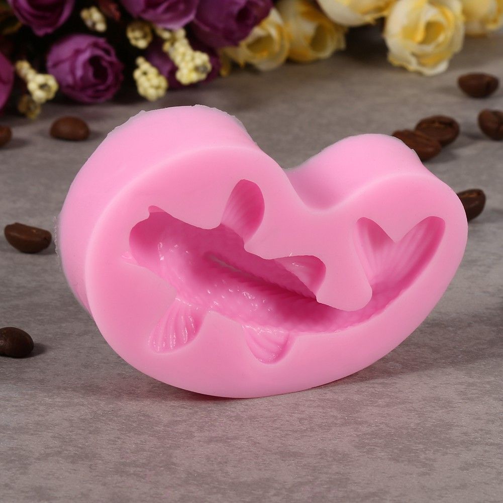 3D fish-shaped silicone fondant mold by Everything Baby for cake decorating, ideal for chocolate and sugarcraft in pretend play settings