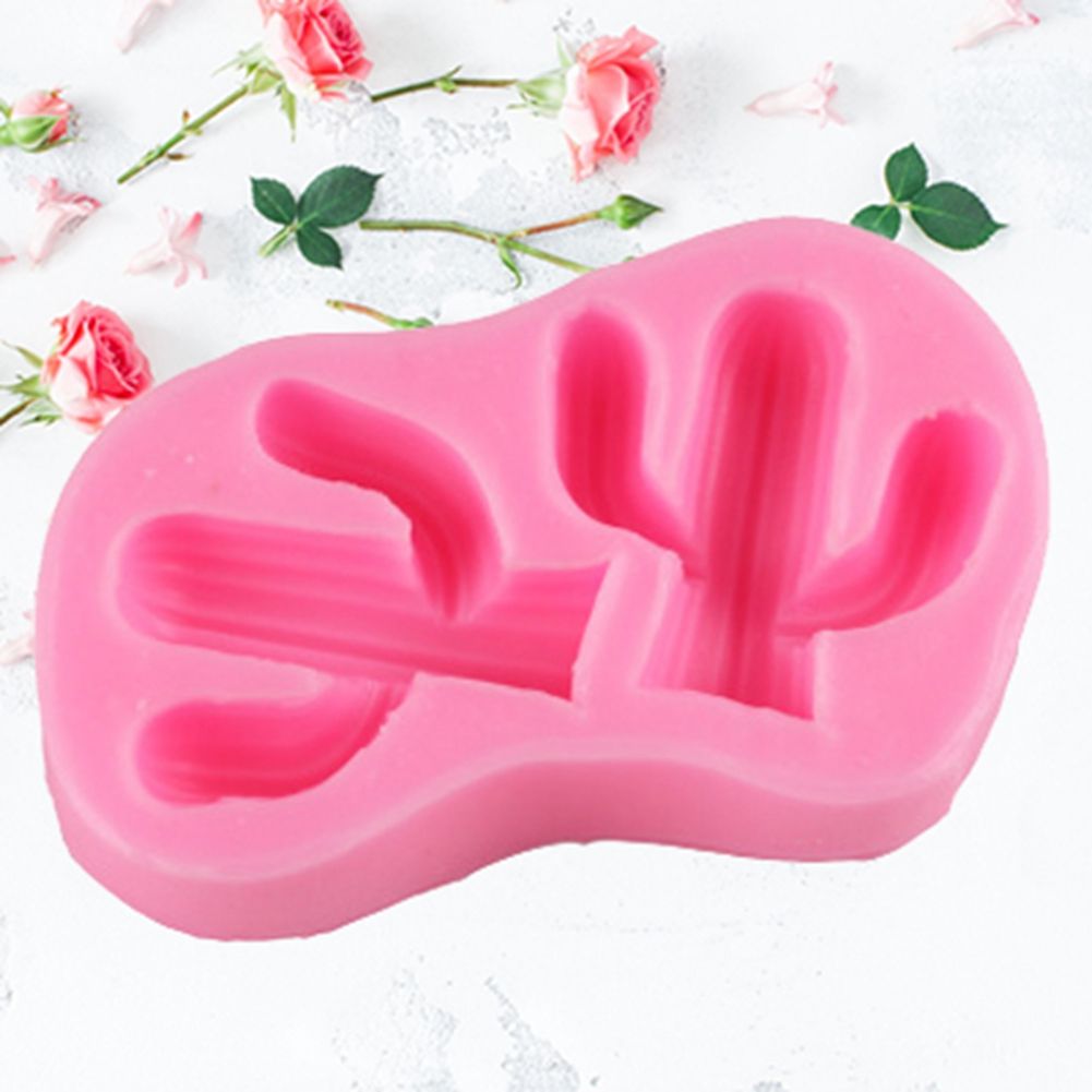 Silicone cake mold with cactus plant pattern for desserts and chocolates, ideal for baking and DIY cake decorating.