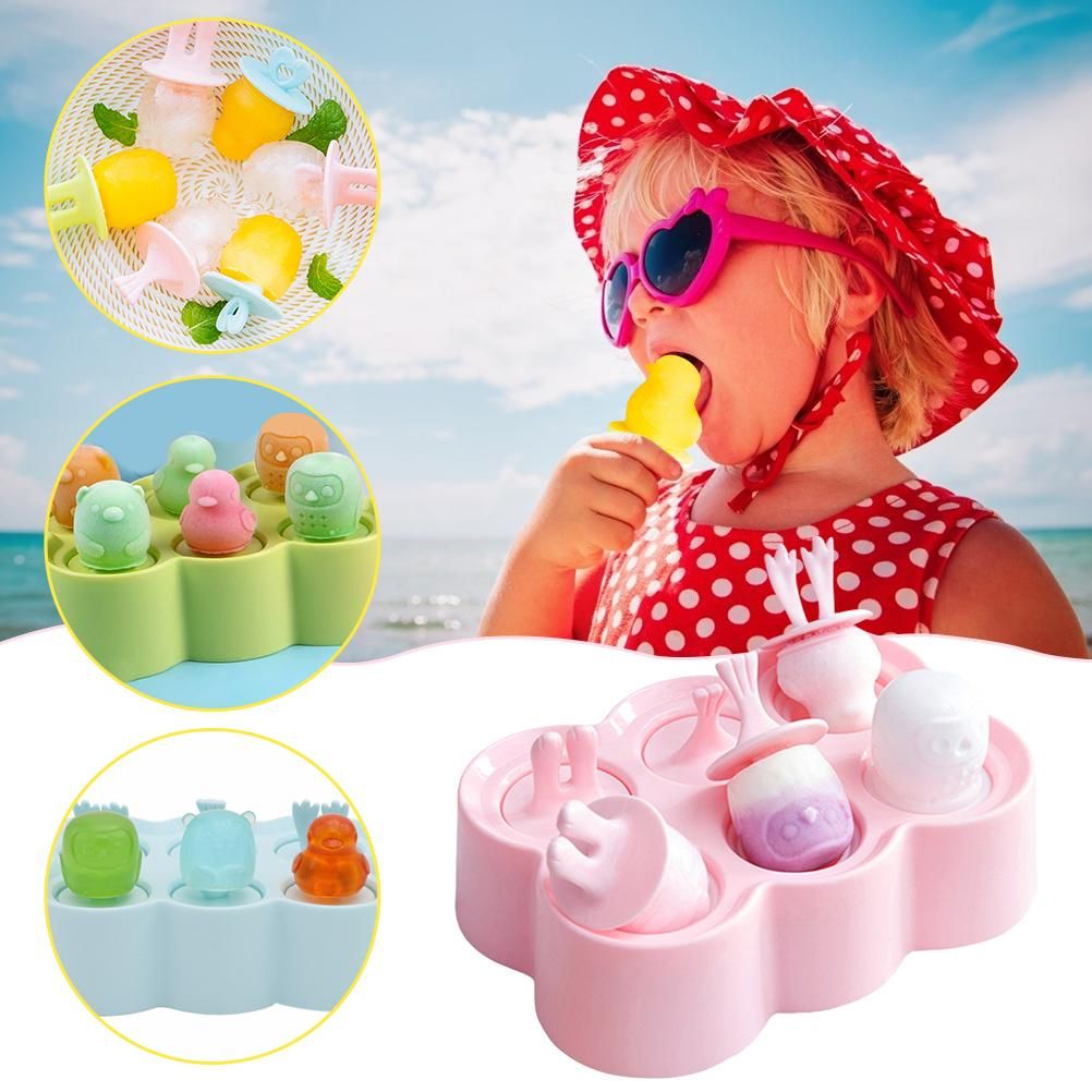 Silicone ice pop mold for DIY fruit puree, pudding, and yogurt, ideal for baby and kids feeding, by Everything Baby.
