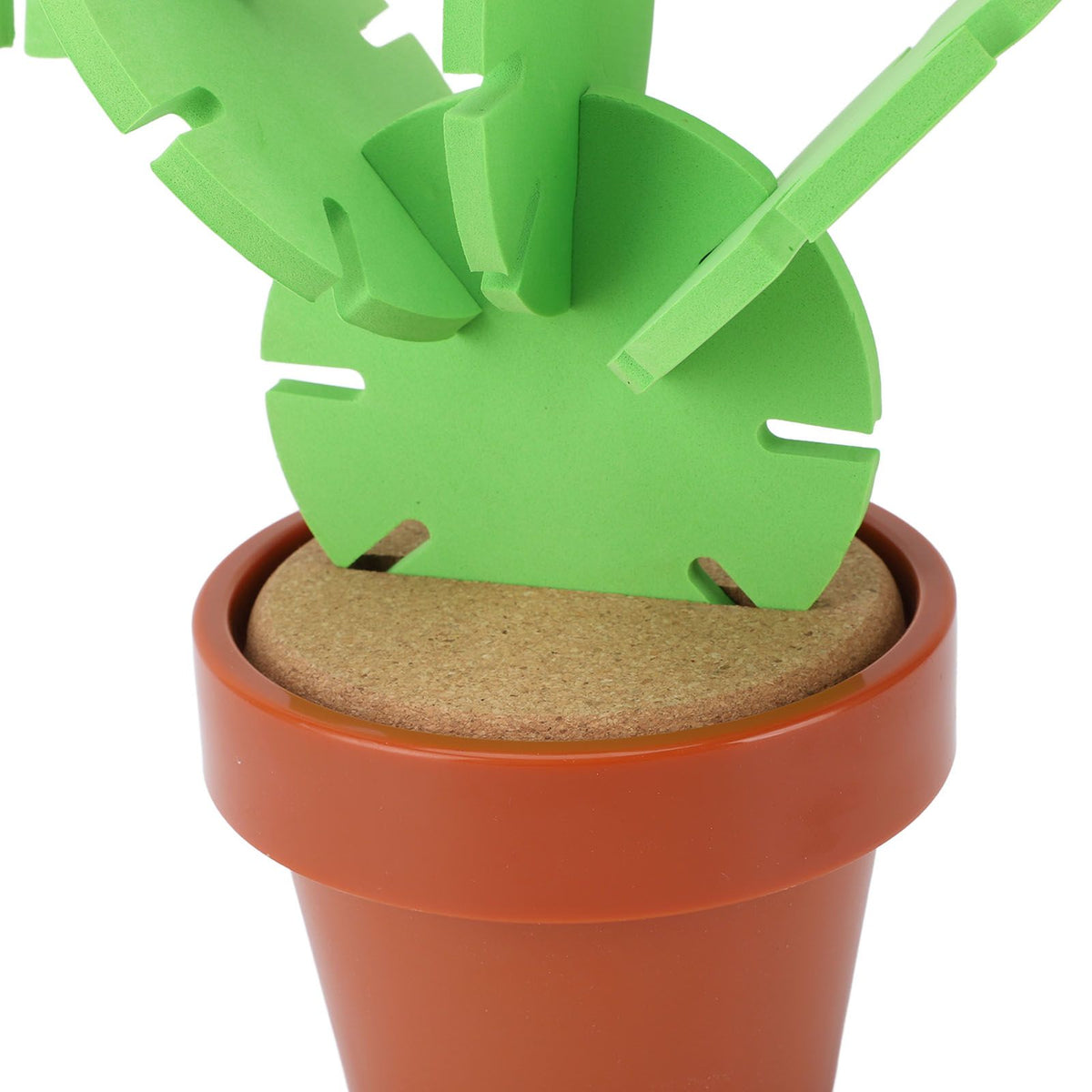 Cute cactus coaster with flowerpot holder, heat insulation and anti-slip features, ideal for home table decor and protecting surfaces