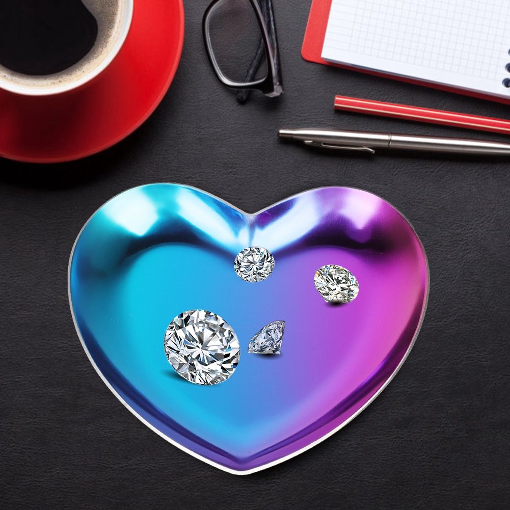 Colorful stainless steel heart-shaped plate tea tray and jewelry organizer with compartments, suitable for baby feeding and storage.