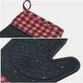 Pink silicone oven mitts with cotton lining, non-slip heat-resistant baking mitts, confetti pattern, for cooking and kitchen decor.