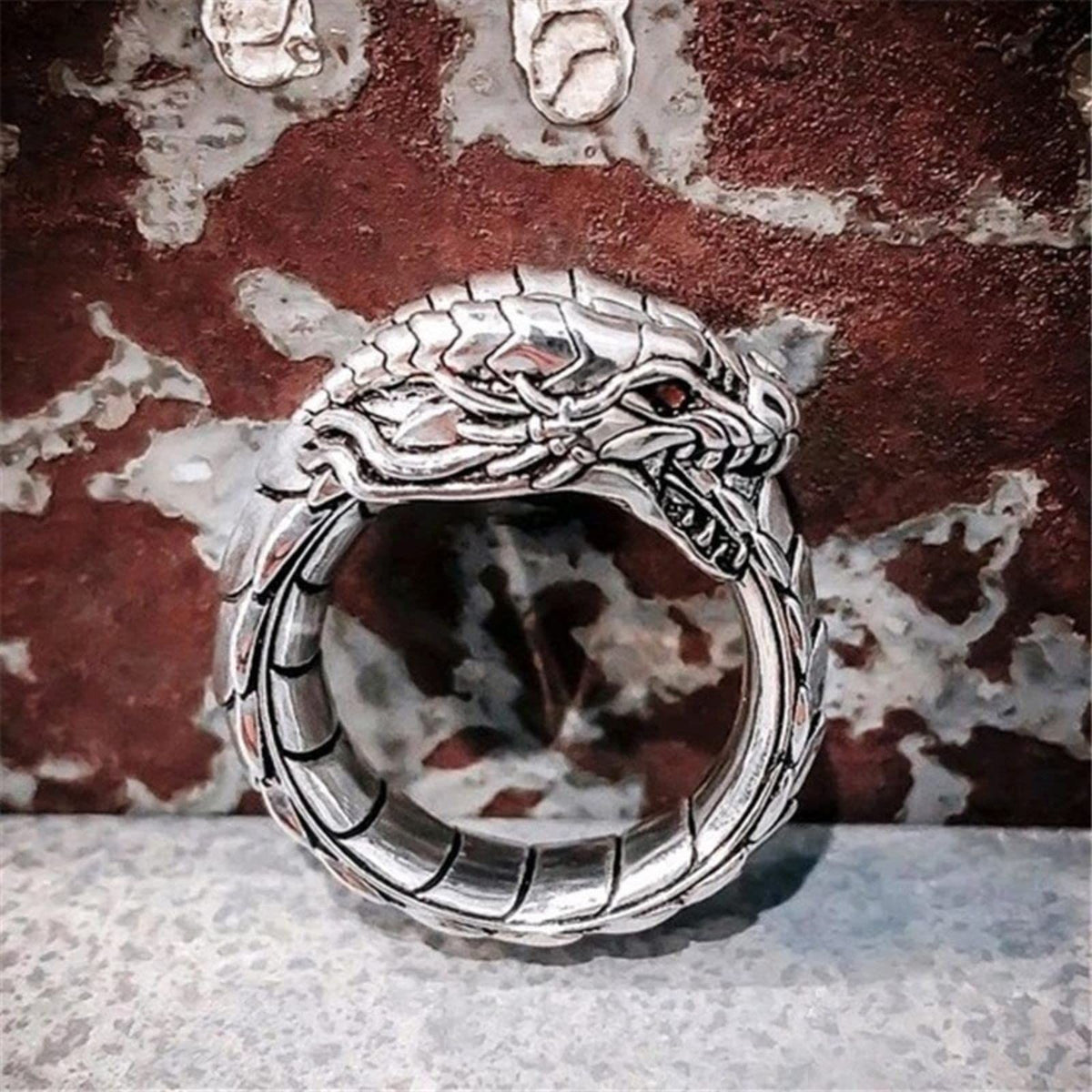 Gothic dragon head ring for men, featuring punk stones, artistic design, suitable for boys' jewelry, vintage rock-inspired style