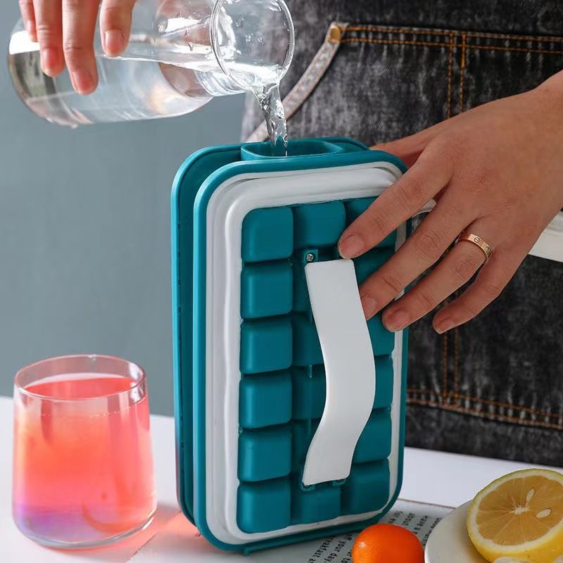 Baby and kids ice tray mold by Everything Baby, portable ice maker and dispenser with easy-release design for storing and freezing ice cubes.