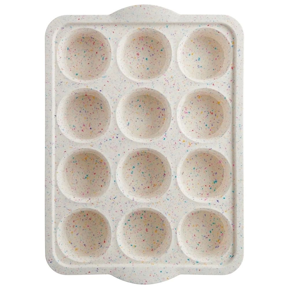 Silicone mini muffin pan for baking mini cupcakes, egg bites, and snacks, ideal for baby and kids feeding, by Everything Baby.