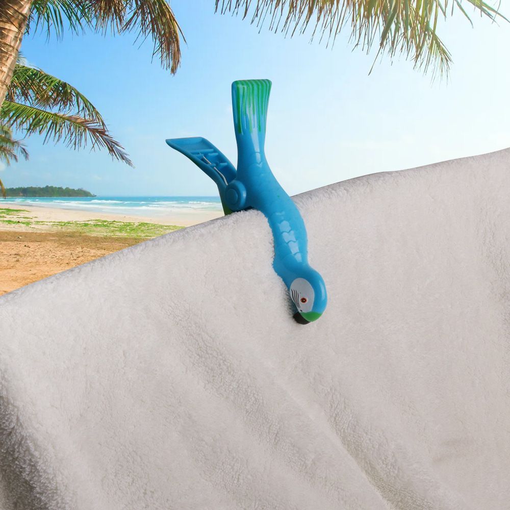 Two plastic cartoon series traceless clotheslines with beach fixed clips and windproof clips for drying baby and kids' sleepwear.