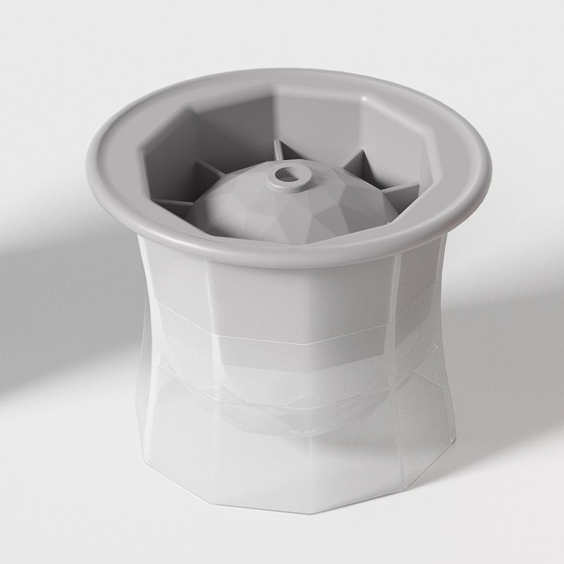 Large silicone ice cube mold with cover, ideal for household ice storage and making big ice cubes for home use.