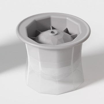 Large silicone ice cube mold with cover, ideal for household ice storage and making big ice cubes for home use.