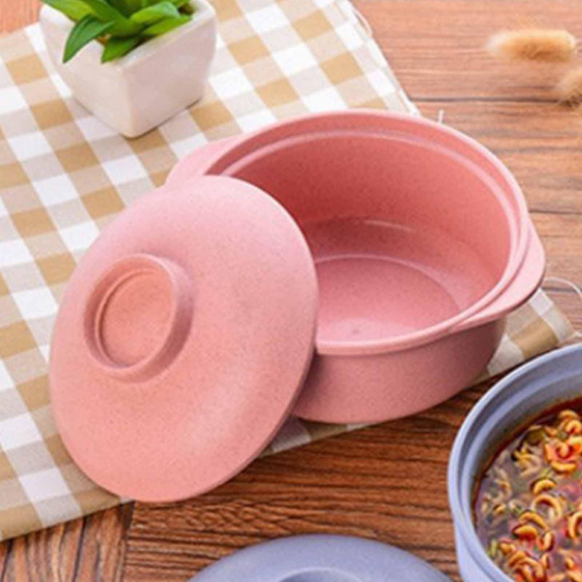 Pink microwave ramen bowl with lid, designed for pretend play, featuring a cute noodle mug style for kids' toy kitchen fun.