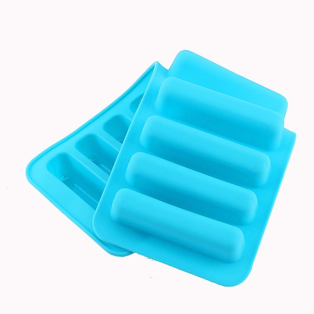 Colorful cylinder ice cube tray for freezing fondant or chocolate, versatile kitchen storage, suitable for baby feeding and baking needs.