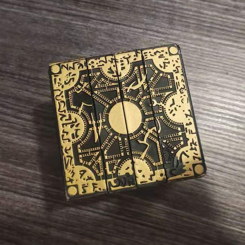 Detachable puzzle box by Everything Baby with deformation lock, used as a fun building toy for kids, shown with base in the image.