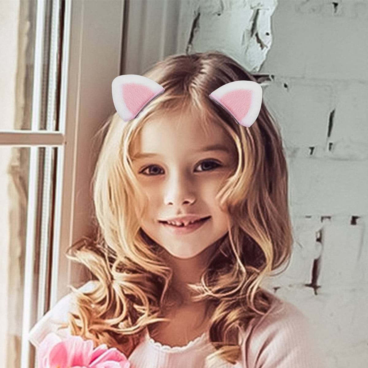 Cute cat ears hair clips with bowknot design, baby girl hair accessories, alligator clips for toddlers and teens.