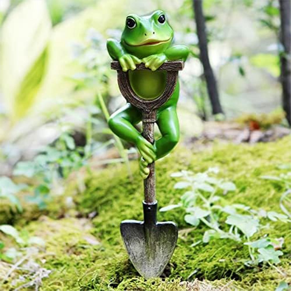 Hand-painted green China 16.5cm frog with shovel garden figurine, outdoor resin statue for kids' play and garden decor.