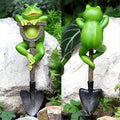 Hand-painted green resin frog figurine holding a shovel, outdoor garden statue, 16.5cm decorative toy for kids' outdoor play area.