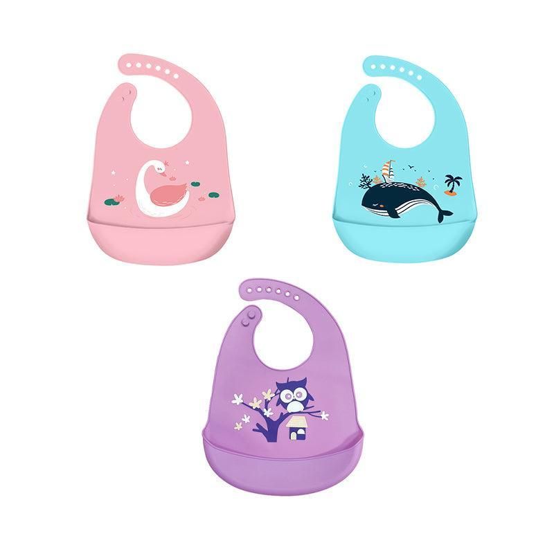 Silicone waterproof baby feeding bib apron with adjustable neck and front pocket for catching crumbs, suitable for toddlers.